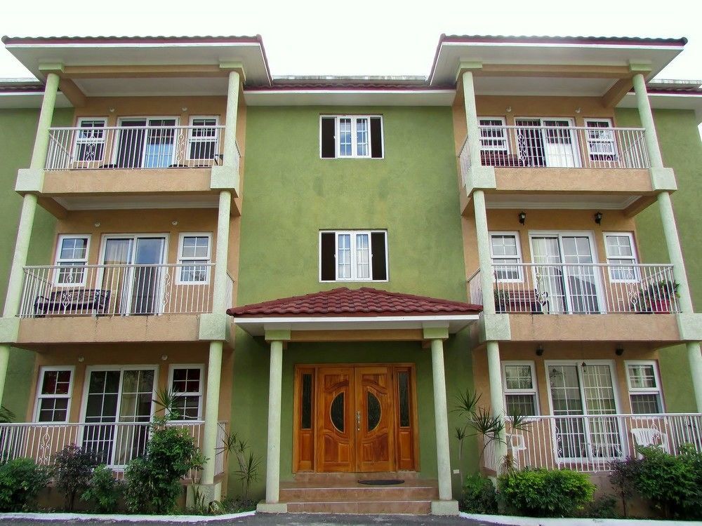 Centrally Located Guest Apartments كينغستون المظهر الخارجي الصورة